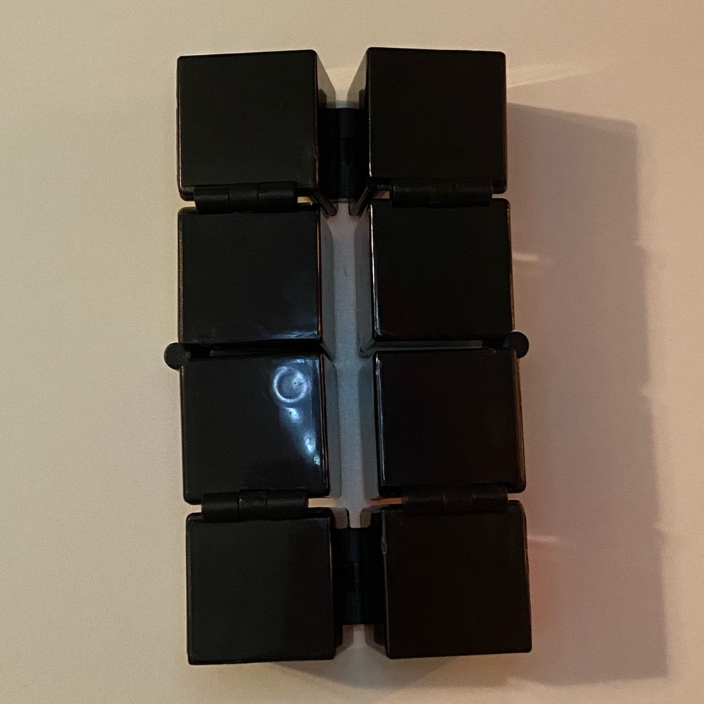 Rubik’s infinity cube - Picture 2 of 4